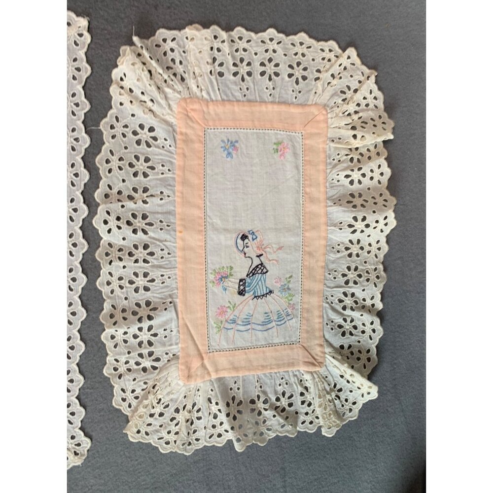 Vintage Lace Doilies Set with Embroidered Ladies - 3 Pieces for Elegant Decor - Picture 2 of 11